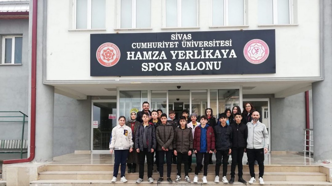 CUMHURİYET ÜNİVERSİTESİ SPOR BİLİMLERİ FAKÜLTESİNE GEZİ DÜZENLENDİ